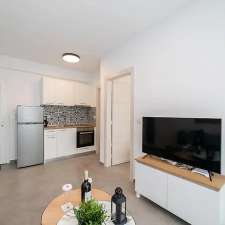 Apartman Antigone Complex By Horizon Homes *