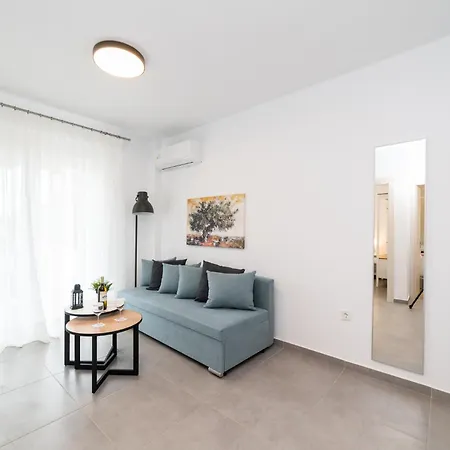 Antigone Complex By Horizon Homes Apartman