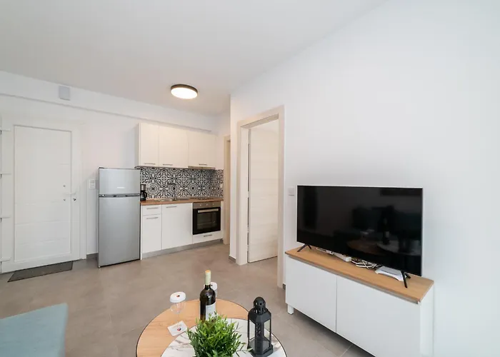 Apartman Antigone Complex By Horizon Homes *